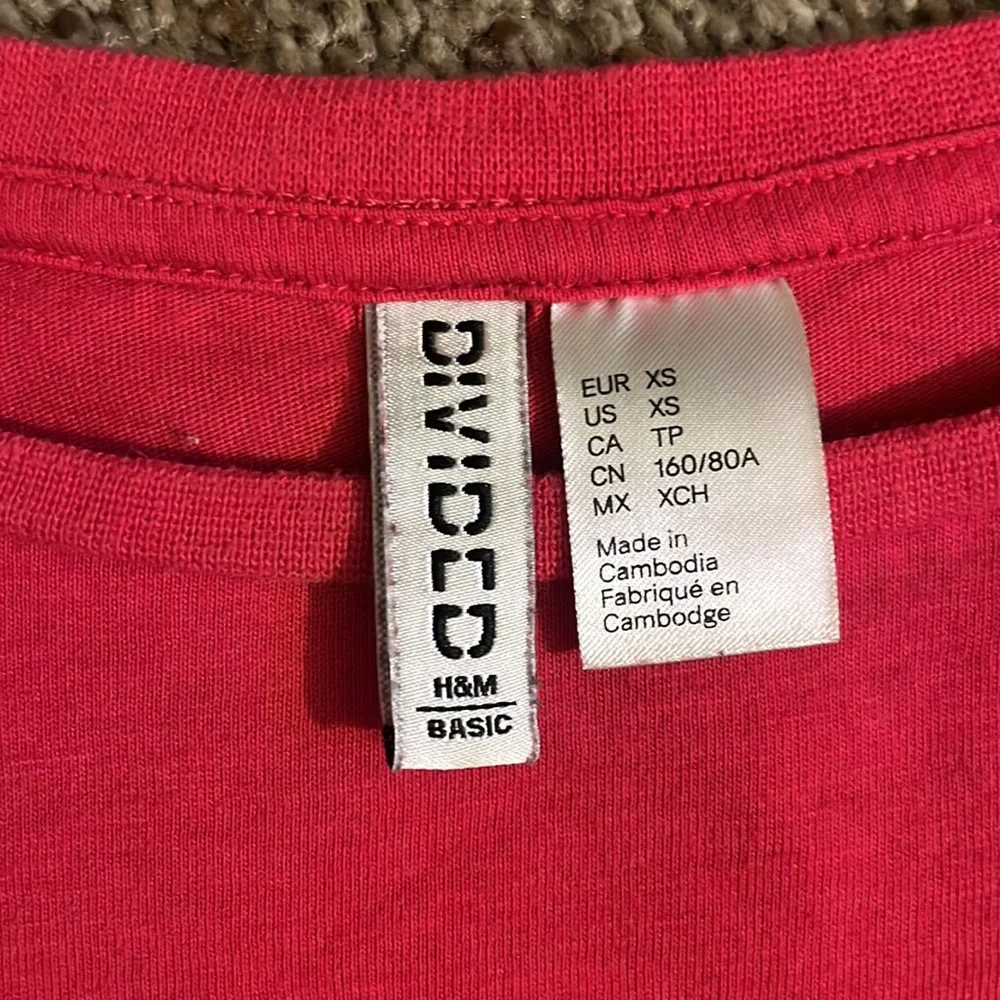 H&M basic pink tee - Picture 2 of 2